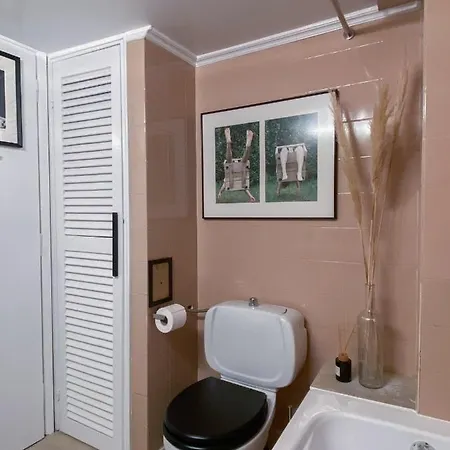 Nina'S Cozy Apartment In Mikrolimano Piraeus Exterior photo