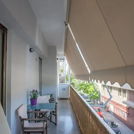 Nina'S Cozy Apartment In Mikrolimano Piraeus Exterior photo